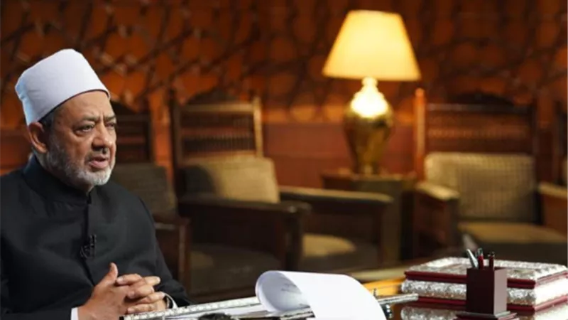شيخ الأزهر ينعى الكاتب الصحفي مكرم محمد أحمد