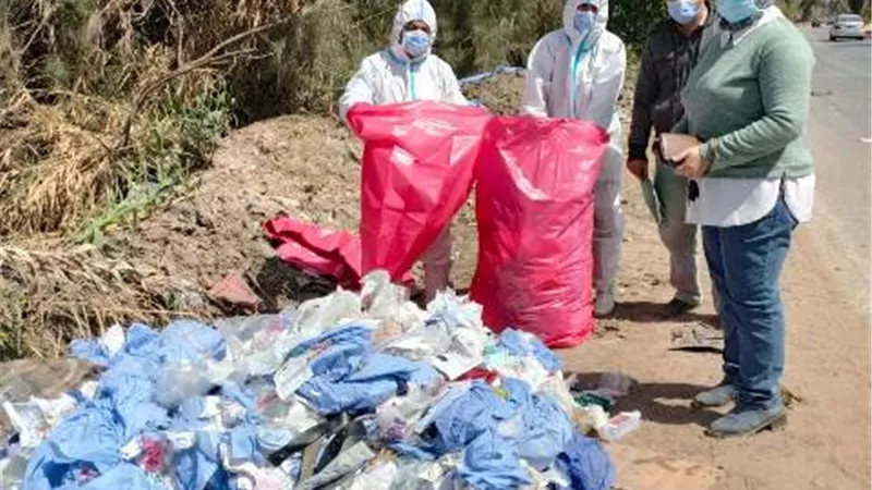 ضبط كمية من النفايات الطبية الخطرة ملقاه بالطريق العام بالمنوفية