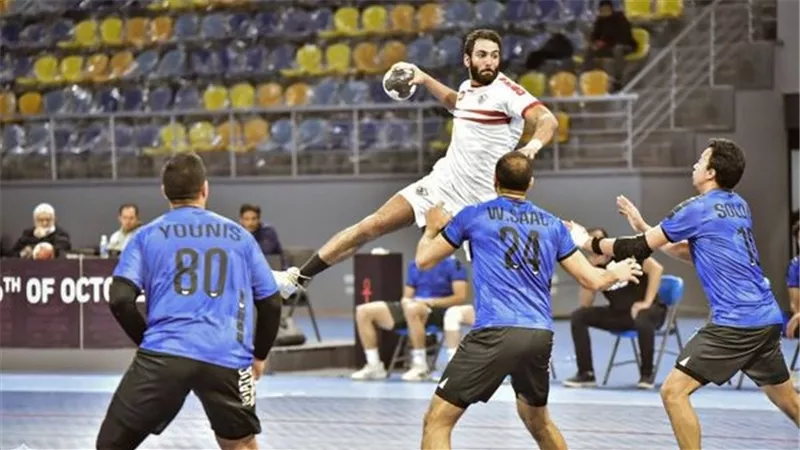 يد الزمالك تستعيد الصدارة بالفوز على الطيران 34 - 24