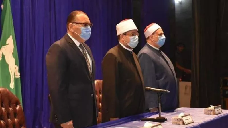 جمعة وغراب يلتقيان أئمة ودعاة الشرقية فى منيا القمح.. بالصور