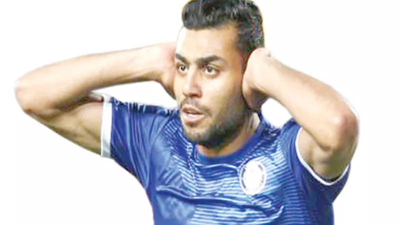 حسام حسن يقود هجوم سموحة أمام الأهلي