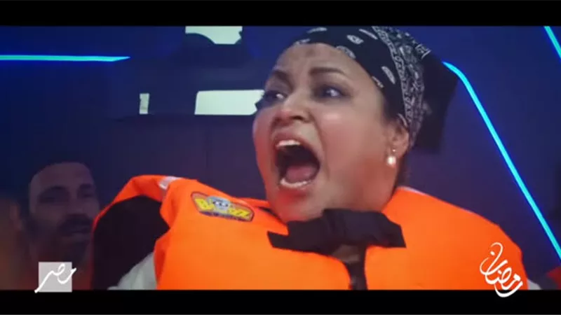 نجمة مسرح مصر فريسة 