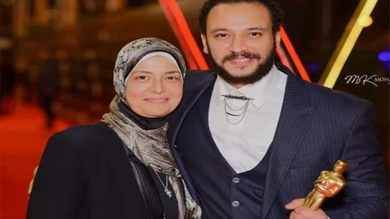 أول تعليق من أحمد خالد صالح بعد رحيل والدته هالة زين