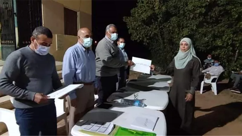 رئيس مركز بلاط يدعم اولاد عبدالله بعيون سطحية للتنمية الزراعية