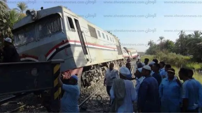 النيابة العامة : تجاوز سائق قطار ٣٣٩ السرعة تسبب في خروج العربتين عن القضبان مسافه ٨ كيلومتر