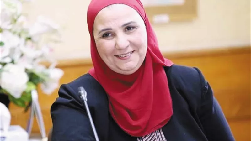وظيفة وشقة لكل يتيم بلغ الـ 18 عامًا