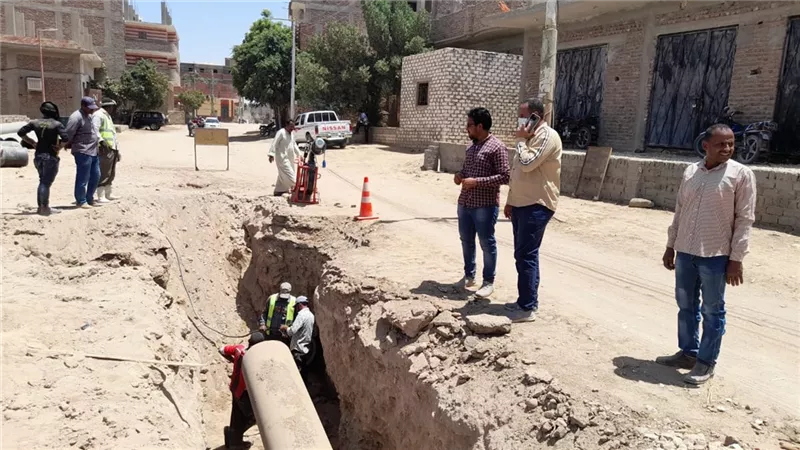 رئيس مركز الطود جنوب الأقصر يتفقد أعمال الصرف الصحى