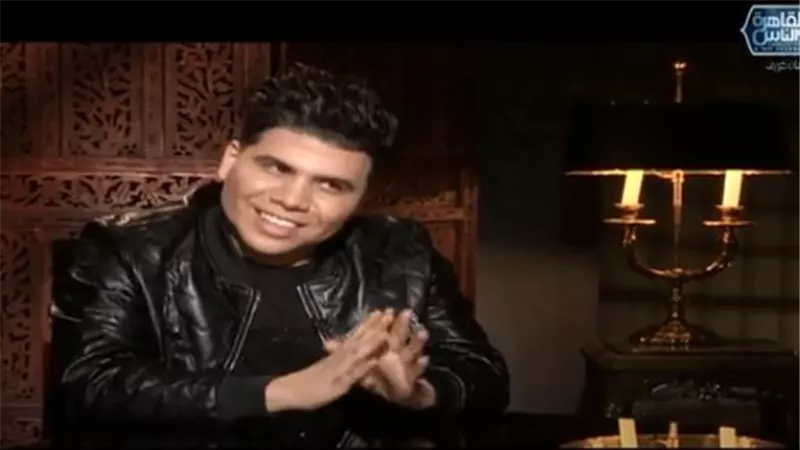 عمر كمال يكشف عن فتاة يحبها ولن تعلم بحبه على الهواء