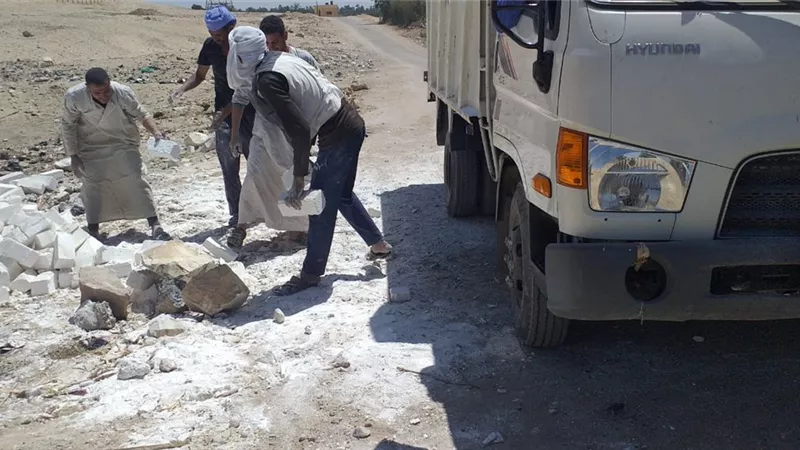 إزالة حالة تعدى بالبناء بالمحمية الطبيعية بقرية الشغب بإسنا جنوب الأقصر