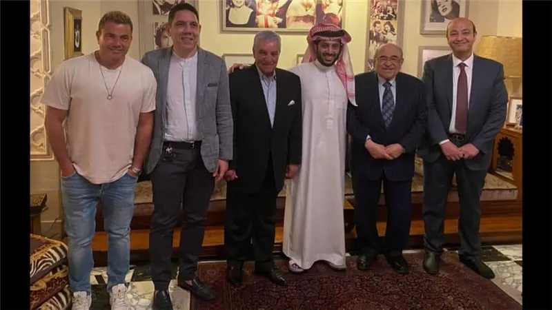 تركي آل الشيخ يلتقي بـ عمرو أديب والهضبة في مصر