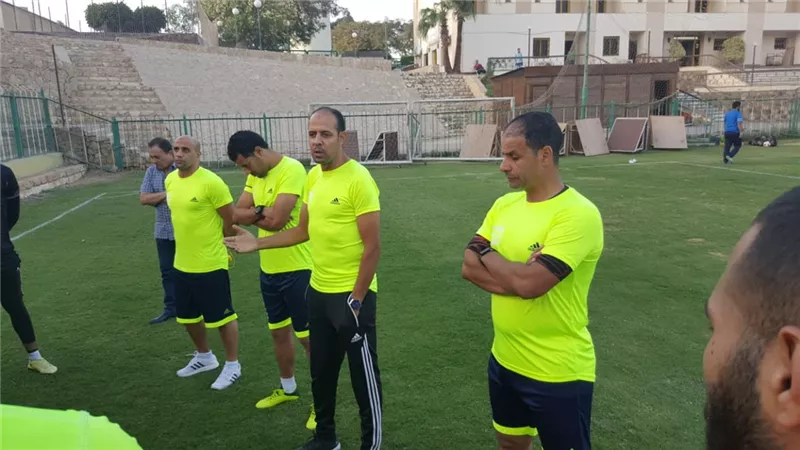 عماد النحاس يبحث عن 