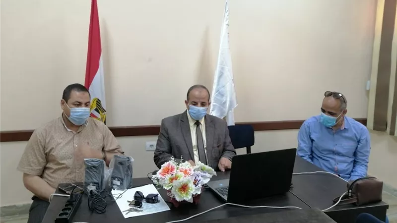 انعقاد غرفة العمليات بقنا لمتابعة دخول طلاب الصف الثالث الثانوى على منصة الامتحان التجريبي