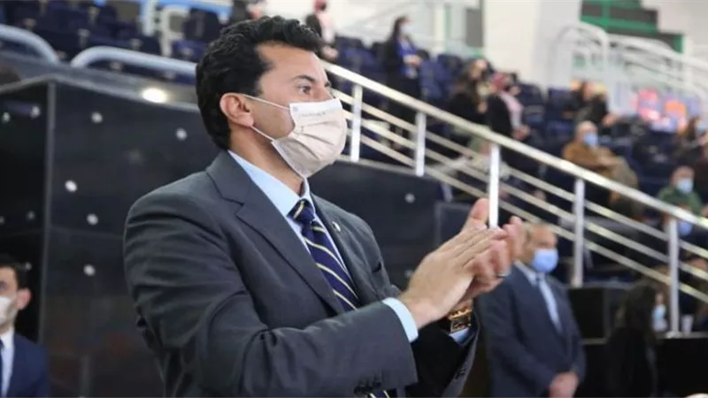 رئيس الوزراء يطمئن علي الحالة الصحية لوزير الشباب والرياضة