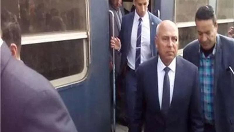 وزير النقل يتوجه لموقع حادث قطار طوخ