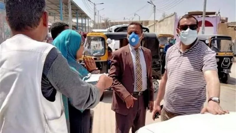 تحرير٨٠ غرامة لعدم ارتداء الكمامة و٣٠ محضر فى سوهاج.. بالصور
