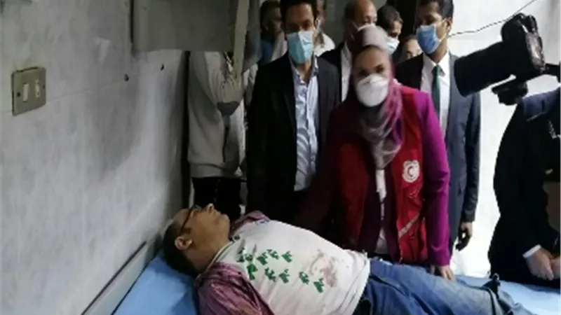 وزيرة التضامن الاجتماعي تتفقد حالة مصابى قطار طوخ بمستشفى بنها الجامعى
