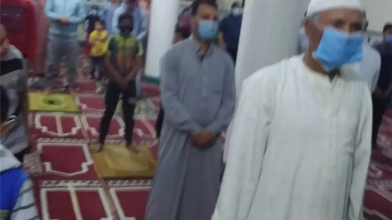 التزام مساجد كفرالشيخ بالاجراءات الاحترازية في سابع صلاة القيام