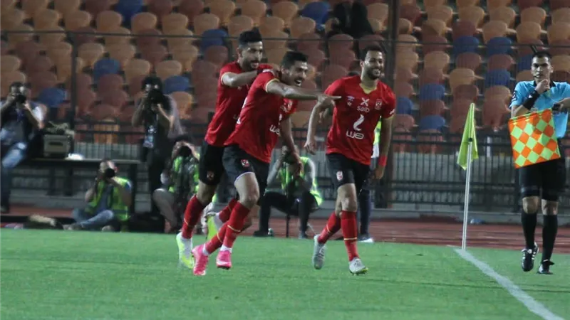 محمد شريف يهدى الهدف الثانى للأهلى بصاروخية فى شباك الزمالك
