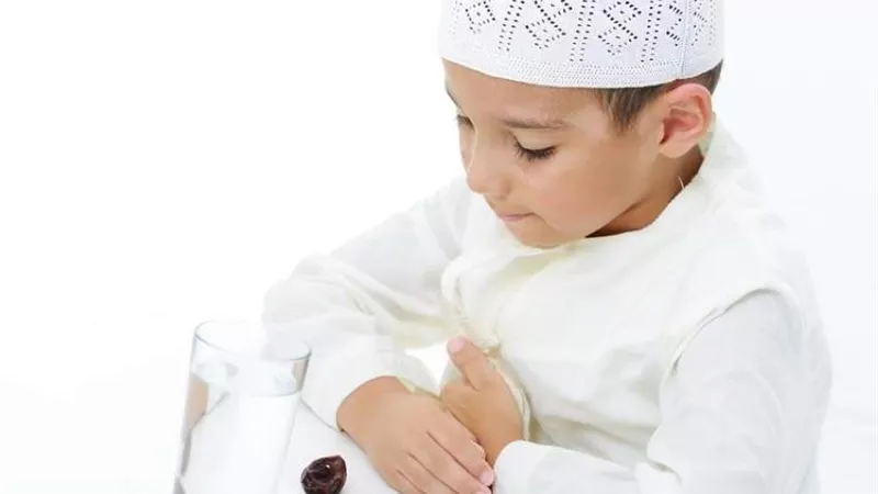 بالفيديو.. كيف تعود طفلك الصغير على الصيام؟.. خبيرة تغذية تجيب