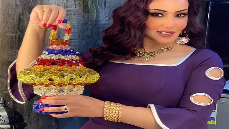سمية الخشاب: 