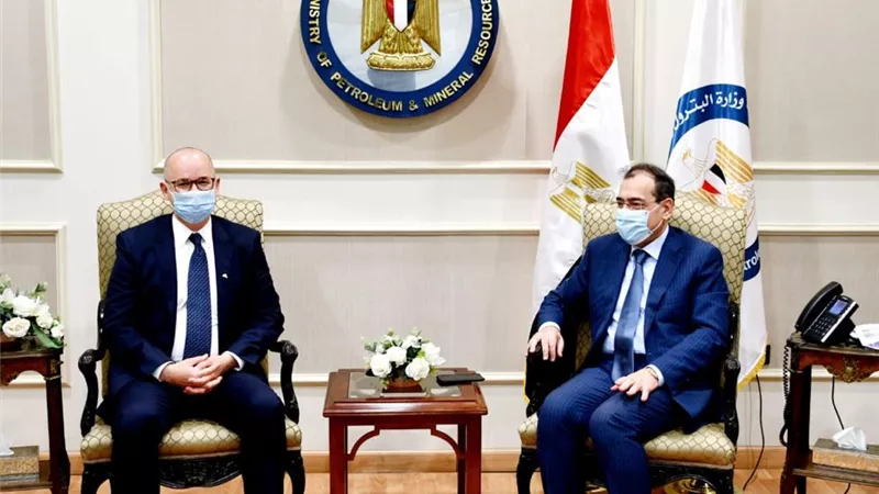 مباحثات مصرية كندية فى مجالات البترول والغاز والتعدين