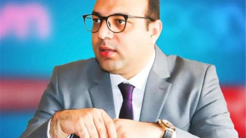 مقلد يكشف معايير الملابس الرياضيه للمحترفين
