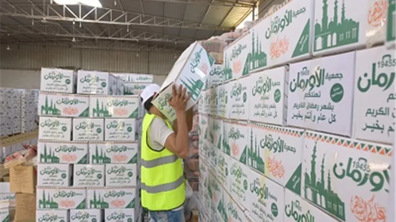 الأورمان توزع الاف كراتين المواد الغذائية على الأسر غير القادرة فى قرى ونجوع ومراكز أسوان