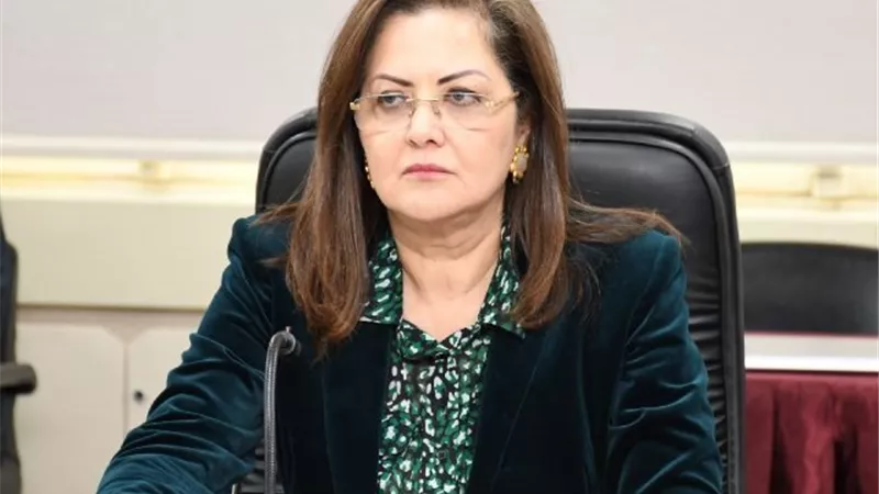 خبراء اقتصاديون: الخطة تسهم في خلق فرص عمل وتحسين الخدمات المقدمة للمواطنين