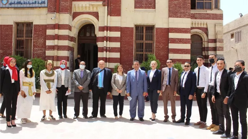 استقبال كلية السياحة والفنادق بجامعة المنصورة للوفد الرومانى