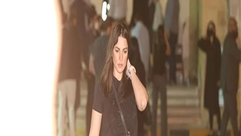 درة تقدم واجب العزاء فى رحيل أرملة خالد صالح