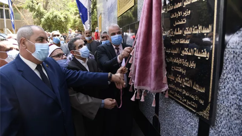 محافظ الغربية يفتتح مسجد الفتح بالسنطة عقب تطويره-صور
