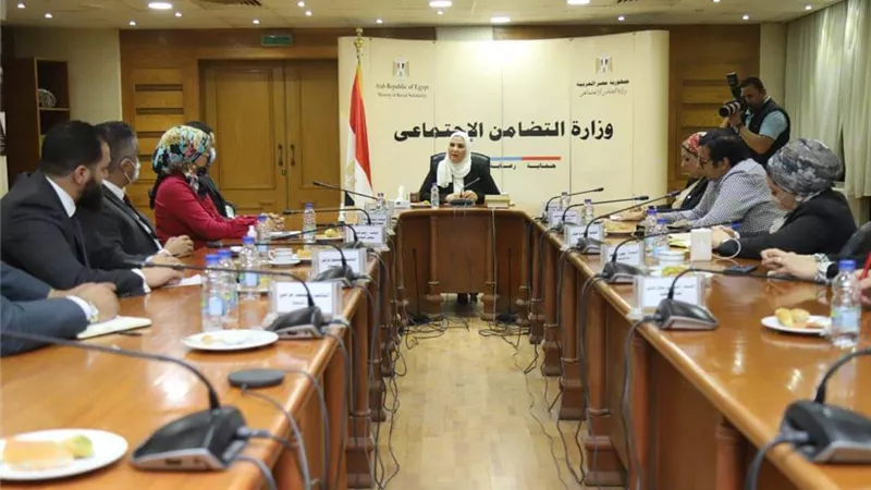 وزيرة التضامن الاجتماعى تلتقى وفد تنسيقية شباب الأحزاب والسياسيين