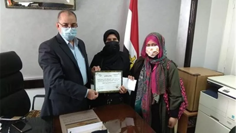 مدير التأمين الصحى يكرم الام المثالية عن فرع الشرقية ويتفقد مستشفى المبرة