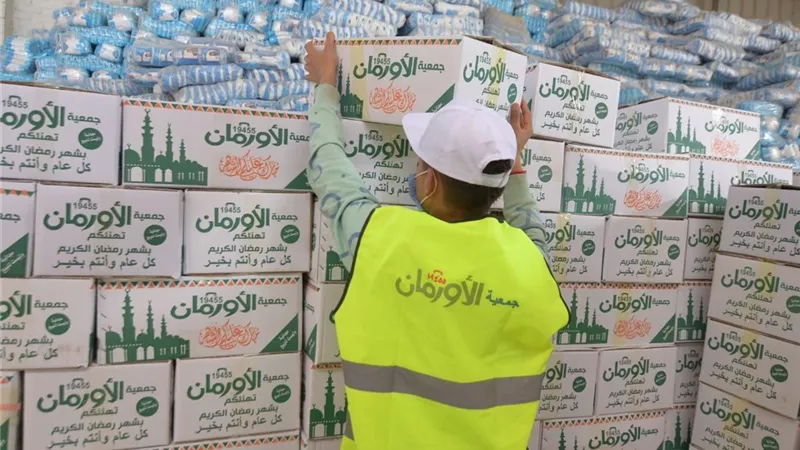 الأورمان توزع كراتين مواد غذائية على الأسر الآولى بالرعاية بالدقهلية