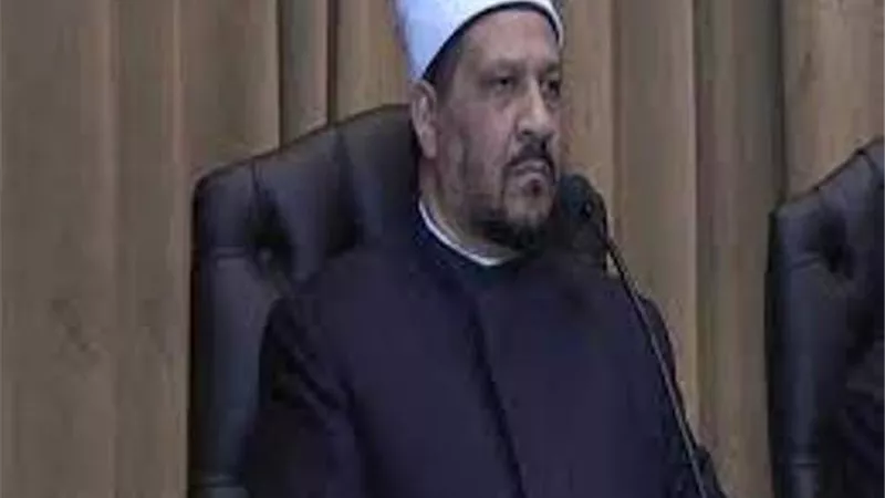 هل استخدام فيس بوك ومواقع التواصل الاجتماعي الأخري علي الانترنت من المفطرات؟