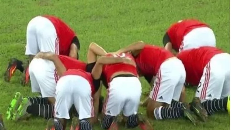 اللجنة الأولمبية تحذر المتخب المصرى من السجود فى طوكيو.. أقرا التفاصيل