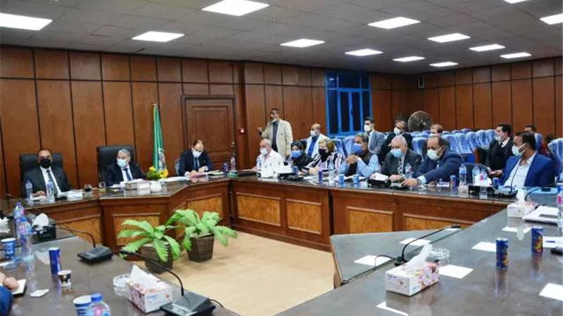 محافظ المنيا يشكل لجنة لفحص معوقات مركزى شباب مغاغة والعدوة