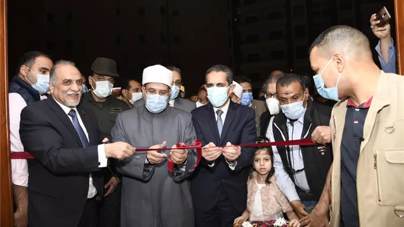 وزير الأوقاف ومحافظ الغربية يفتتحان مسجد الرحمة بمناسبةالعاشر من رمضان -صور