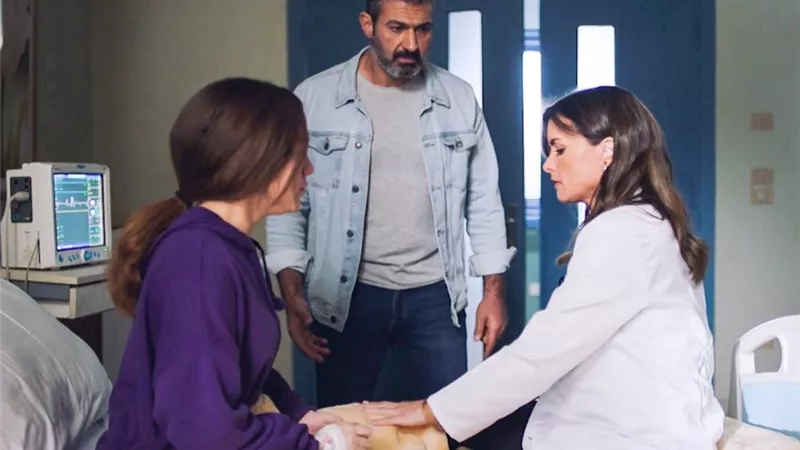 ابنى مش ابن حرام.. شهد ابنة ياسر جلال تفاجئه بزواجها فى ضل راجل