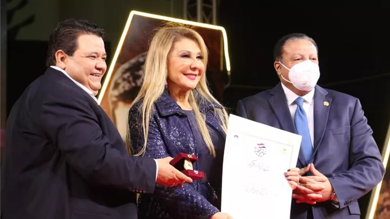 تكريم نادية الجندى وهانى شاكر ومحمد الحلو بإحتفالية العاشر من رمضان.. صور