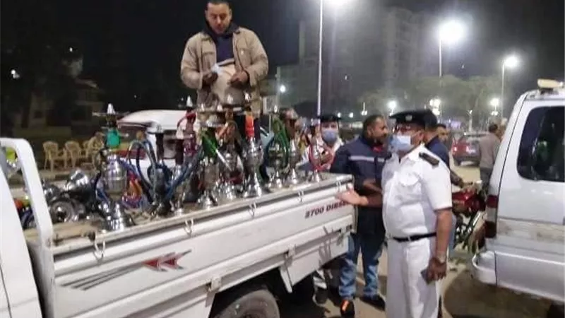 مصادرة ٤٣ شيشة من كافتريات مخالفة للإجراءات الإحترازية .. بالصور