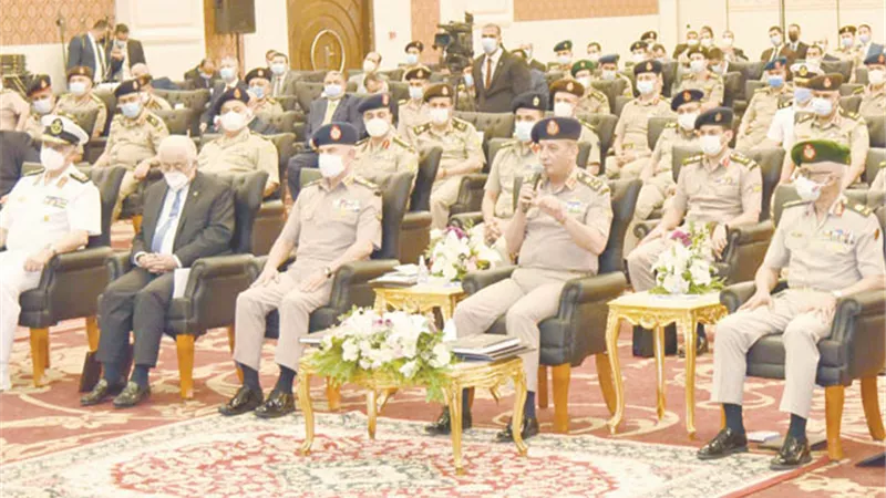 وزيرالدفاع والإنتاج الحربي يشهد الندوة التخصصية لإدارة المخابرات الحربية والاستطلاع