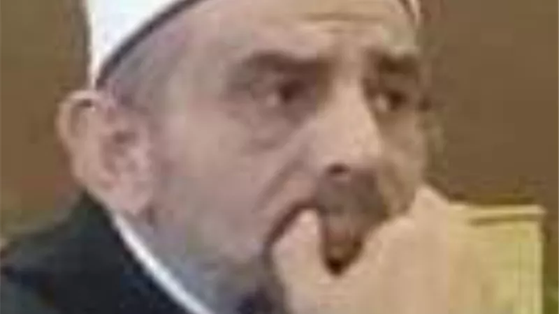 هل يصوم مسجون الأشغال الشاقة ؟