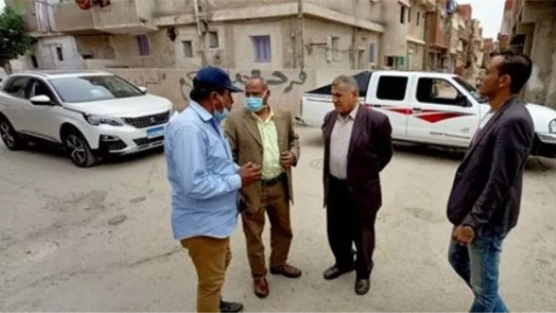 سكرتير محافظة الإسماعيلية يتفقد أول تجربة للجمع السكني للقمامة ..صور