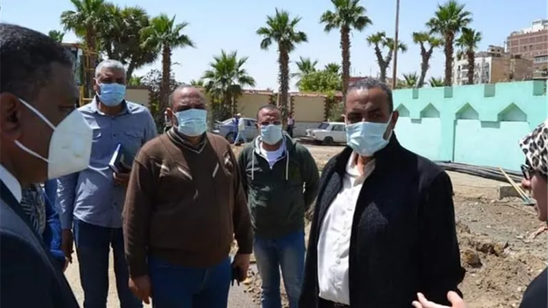 اصلاح كسر خط المياه ومتابعة المرافق ومشروعات التطوير بحي السويس