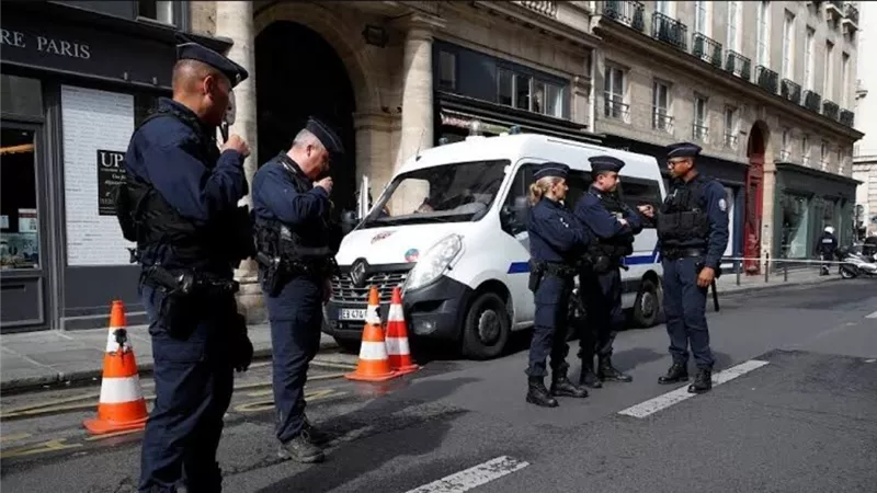 رئيس الوزراء الفرنسي يعلق على قتل موظفة الشرطة بباريس