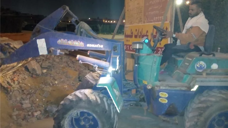 جهاز مدينة 6 أكتوبر يشن حملة مسائية لرفع الإشغالات وضبط المخالفات .. صور