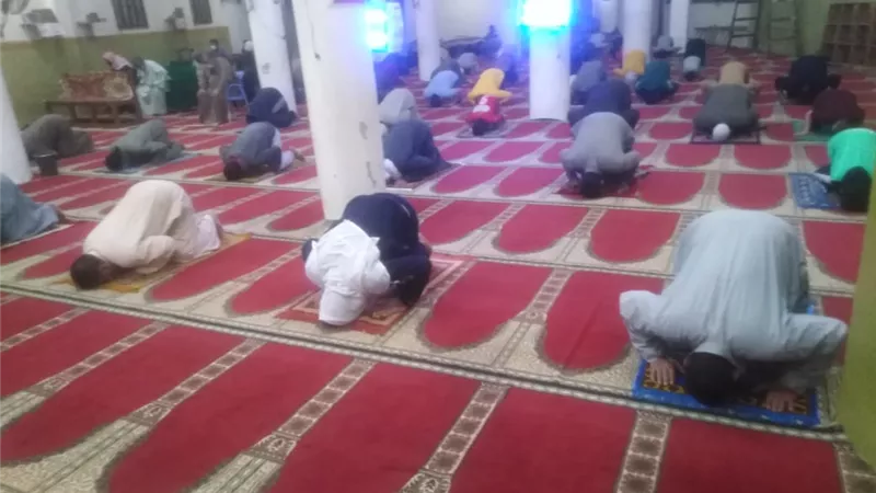 التزام المساجد بالإجراءات الإحترازية في كفرالشيخ لليوم الثاني عشر لصلاة القيام