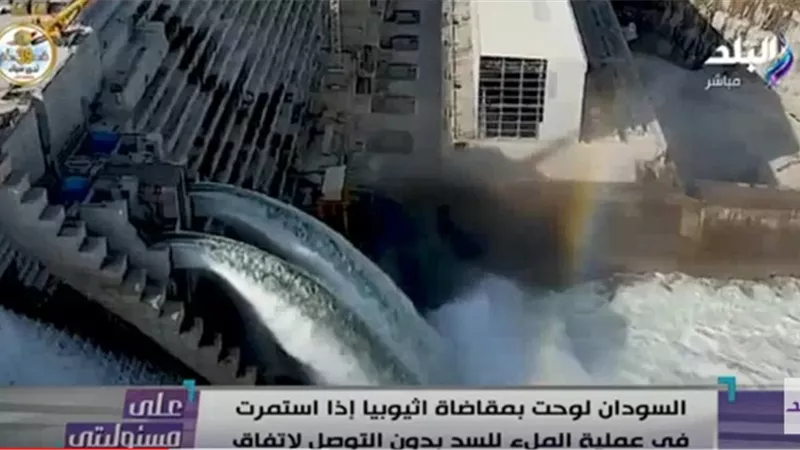 أحمد موسى: المظاهرات تجتاح مدن إثيوبيا وتمزيق صور آبي أحمد ومطالب الانفصال.. فيديو