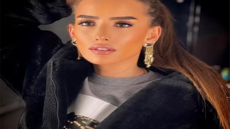 بكلمات رقيقة .. زينة تبهر متابعيها بإطلالة جذابة